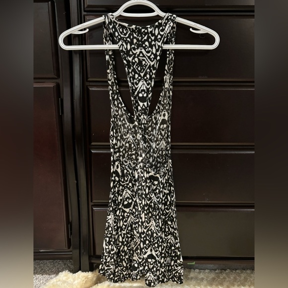 Volcom Inc Skull Flowy Tank top - Picture 3 of 5